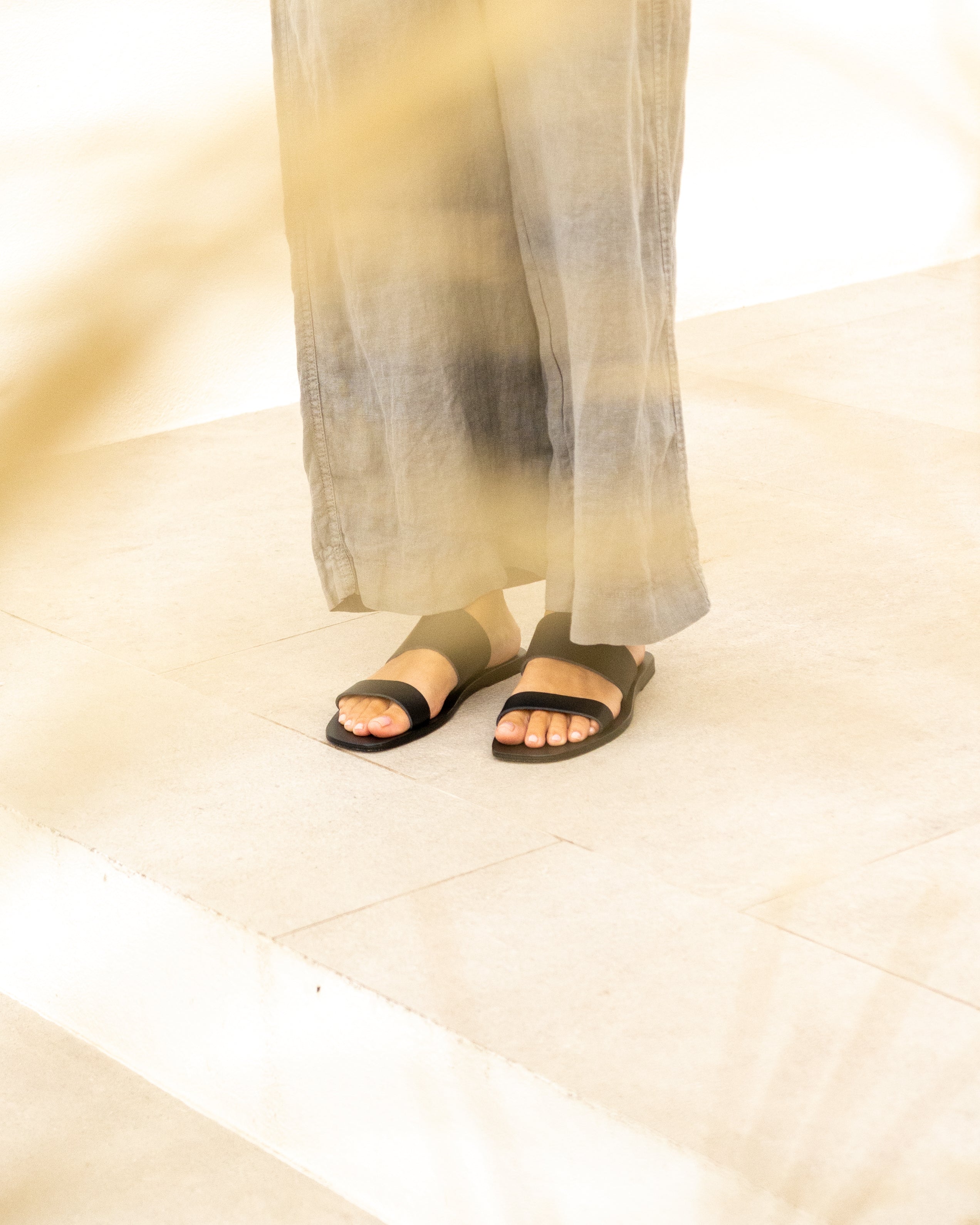 LEATHER SANDALS-FLAT SANDALS-KYMA SANDALS-STRAPPY SANDALS-BLACK