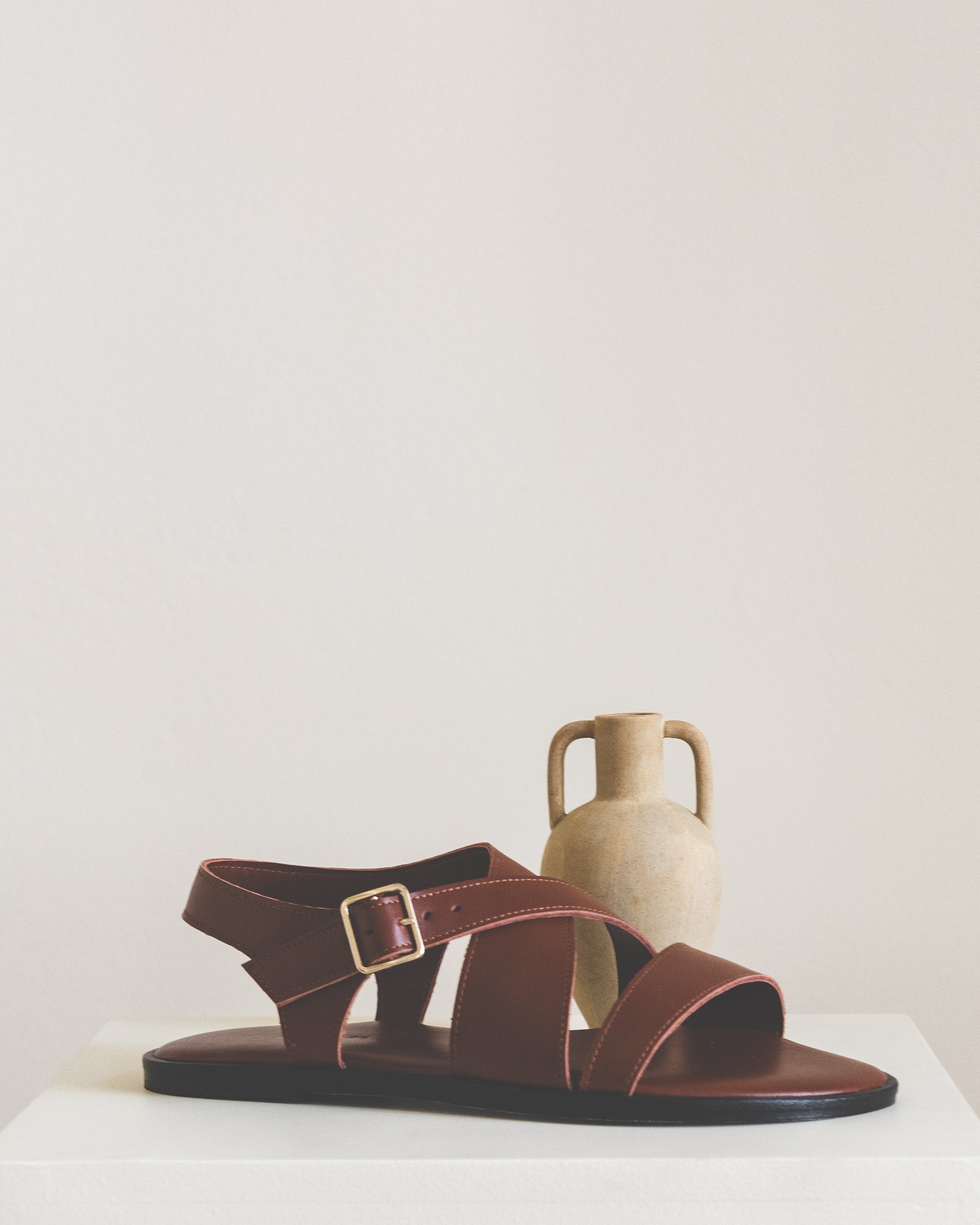 Leather sandals | Flat sandals | Strappy sandals | Women