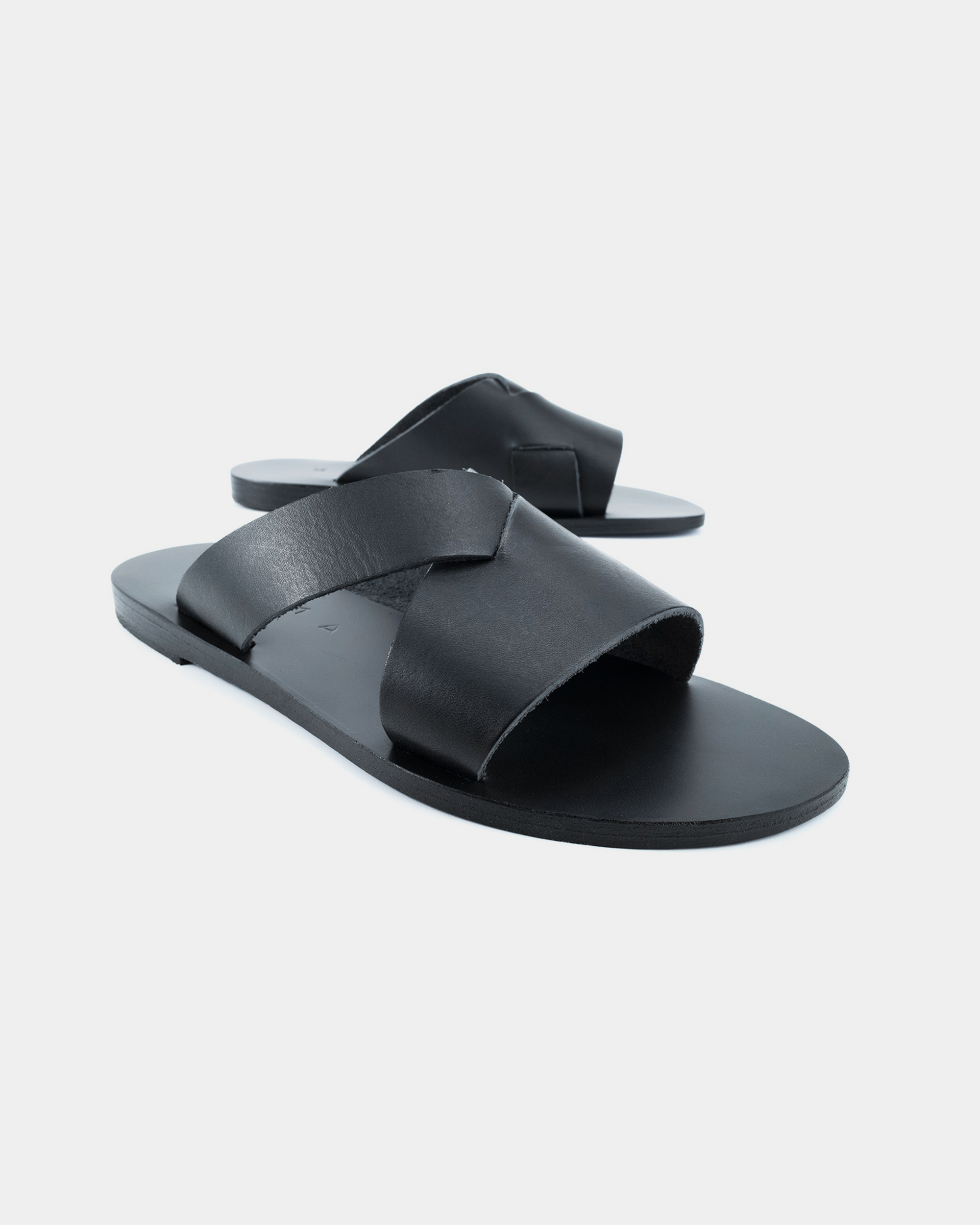 GIOURA - BLACK/BLACK