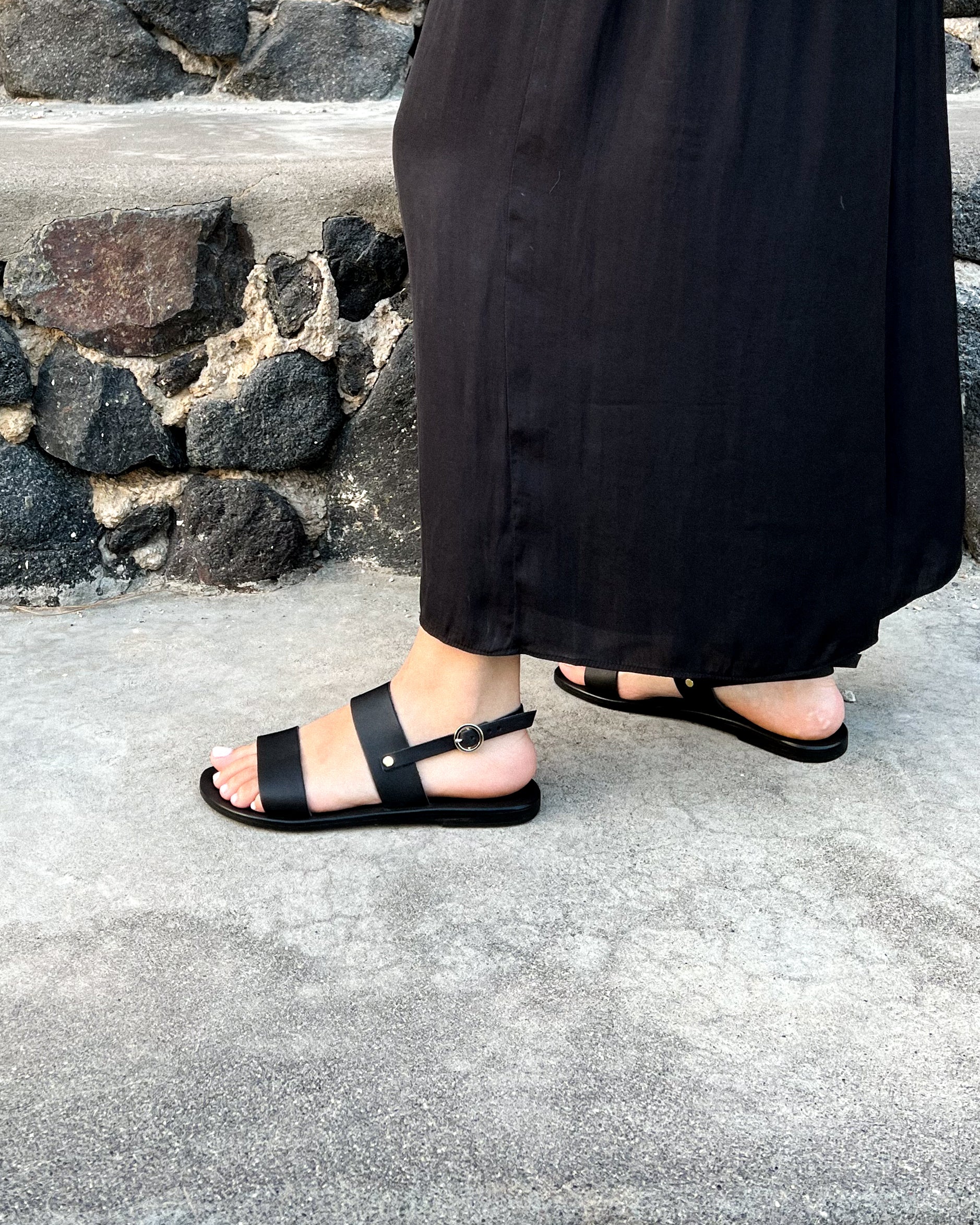 LEATHER SANDALS-FLAT SANDALS-KYMA SANDALS-STRAPPY SANDALS-BLACK